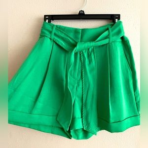 Express shorts! 💚💚💚